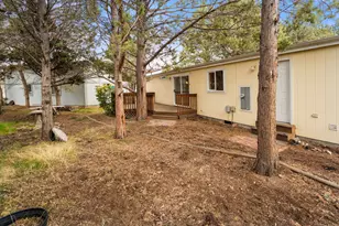 1015 SE Valleywood Pl, Bend, OR 97702 - Photo 24