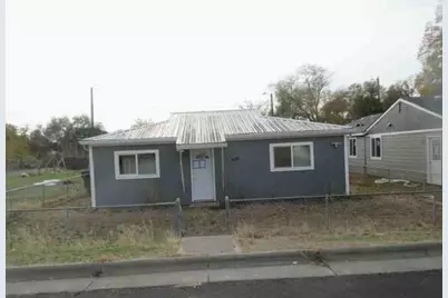 409 W Ridgeway Avenue, Hermiston, OR 97838 - Photo 1