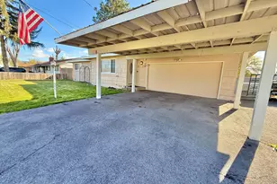 4235 Gary St, Klamath Falls, OR 97603 - Photo 1