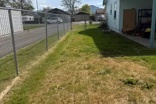 2717 Howard Ave, Medford, OR 97501 - Photo 18