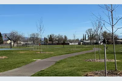 2717 Howard Avenue, Medford, OR 97501 - Photo 22