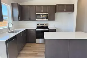 225 SE Peppermint Loop, Culver, OR 97734 - Photo 6