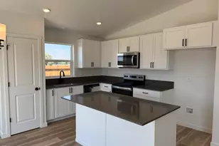 251 SE Peppermint Loop, Culver, OR 97734 - Photo 6