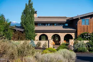 19100 Macalpine Loop, Bend, OR 97702 - Photo 2