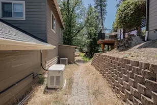 122 NW Rook Dr, Grants Pass, OR 97526 - Photo 26