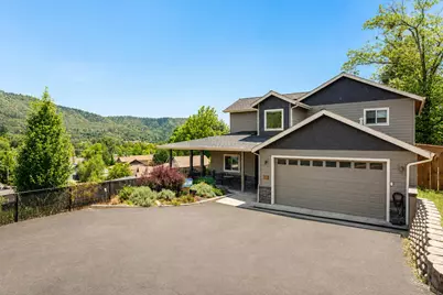 122 NW Rook Drive, Grants Pass, OR 97526 - Photo 1