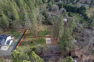 1329 W Evans Creek Rd, Rogue River, OR 97537 - Photo 1