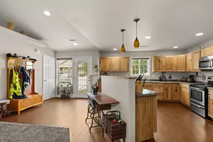 628 Barton Rd, Eagle Point, OR 97524 - Photo 12