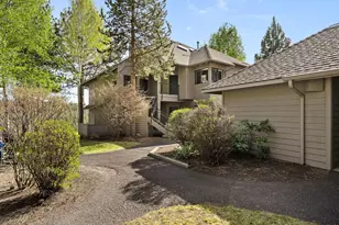 19717 SW Mount Bachelor Dr, Bend, OR 97702 - Photo 2