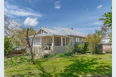 547 Laurel Street, Central Point, OR 97502 - Photo 2