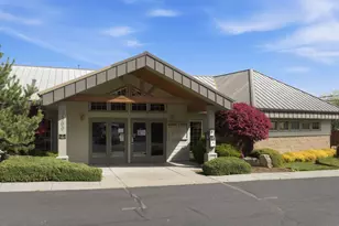 2530 SW Evening Primrose Dr, Redmond, OR 97756 - Photo 18