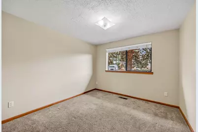 2747 SW 23rd Street, Redmond, OR 97756 - Photo 32