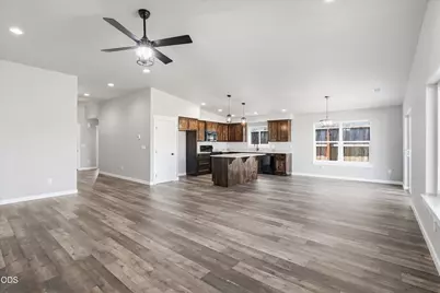 1834 Ingram Lane, Medford, OR 97501 - Photo 4