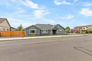 602 Barton Rd, Eagle Point, OR 97524 - Photo 30
