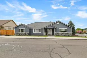 602 Barton Rd, Eagle Point, OR 97524 - Photo 30