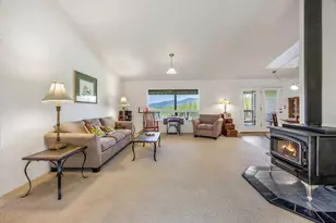 16445 Meadows Rd, White City, OR 97503 - Photo 8