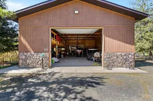 8959 John Day Dr, Gold Hill, OR 97525 - Photo 32