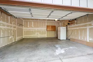 61009 Lodgepole Dr, Bend, OR 97702 - Photo 16
