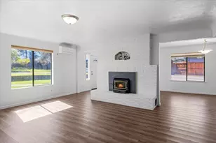 1300 Daisy Ln, Grants Pass, OR 97527 - Photo 12