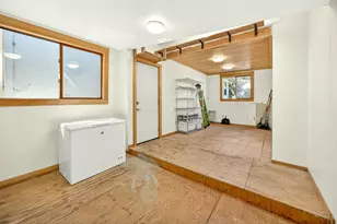 945 Hillview Dr, Ashland, OR 97520 - Photo 40