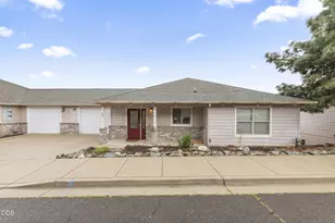 457 Elm St, Phoenix, OR 97535 - Photo 1