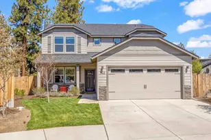 746 N Roundhouse Ct, Sisters, OR 97759 - Photo 1