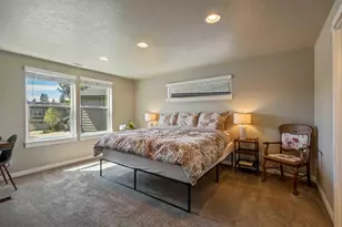 746 N Roundhouse Ct, Sisters, OR 97759 - Photo 12