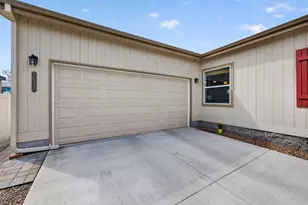 2640 SW Evening Primrose Dr, Redmond, OR 97756 - Photo 4