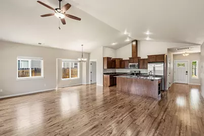 1350 Swayze Lane, Medford, OR 97501 - Photo 12