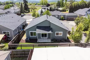 1350 Swayze Ln, Medford, OR 97501 - Photo 6