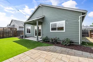 1350 Swayze Ln, Medford, OR 97501 - Photo 6