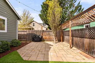 1350 Swayze Ln, Medford, OR 97501 - Photo 8
