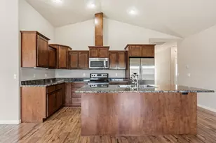 1350 Swayze Ln, Medford, OR 97501 - Photo 18