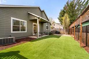 1350 Swayze Ln, Medford, OR 97501 - Photo 10