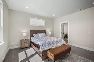 887 NW 18th Ct, Redmond, OR 97756 - Photo 34