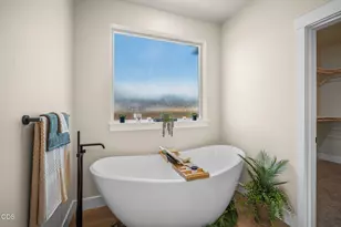 887 NW 18th Ct, Redmond, OR 97756 - Photo 38