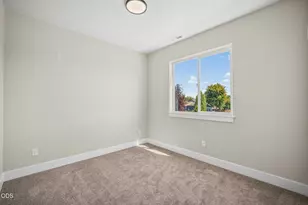 887 NW 18th Ct, Redmond, OR 97756 - Photo 44