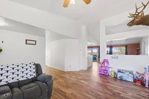 2113 NW 22nd St, Redmond, OR 97756 - Photo 6