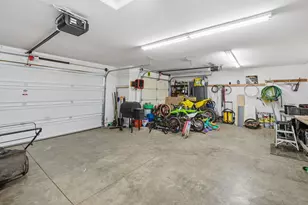 2113 NW 22nd St, Redmond, OR 97756 - Photo 28