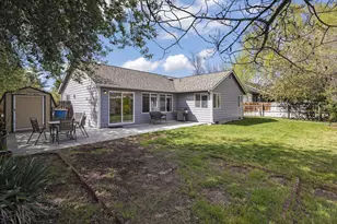 2813 SW Volcano Ct, Redmond, OR 97756 - Photo 20
