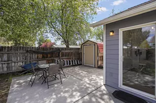2813 SW Volcano Ct, Redmond, OR 97756 - Photo 22
