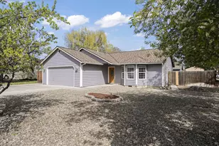 2813 SW Volcano Ct, Redmond, OR 97756 - Photo 30