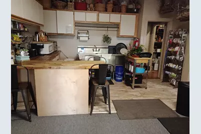 251 SW 6th Street, Redmond, OR 97756 - Photo 22