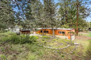 19955 Ashwood Dr, Bend, OR 97702 - Photo 2