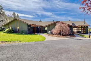 1662 Cove Point Rd, Klamath Falls, OR 97601 - Photo 2