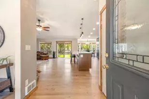 55550 Heidi Ct, Bend, OR 97707 - Photo 4