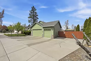 209 SE Soft Tail Dr, Bend, OR 97702 - Photo 4
