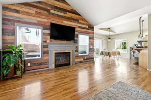 209 SE Soft Tail Dr, Bend, OR 97702 - Photo 6