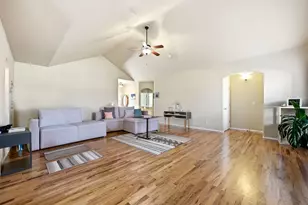 209 SE Soft Tail Dr, Bend, OR 97702 - Photo 8