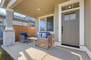 20867 SE Caldera Dr, Bend, OR 97702 - Photo 2